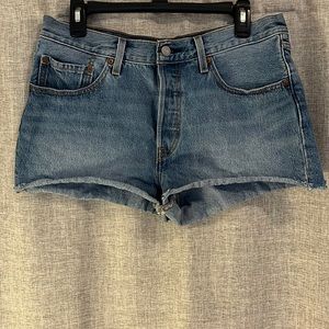 LEVI Jean Shorts